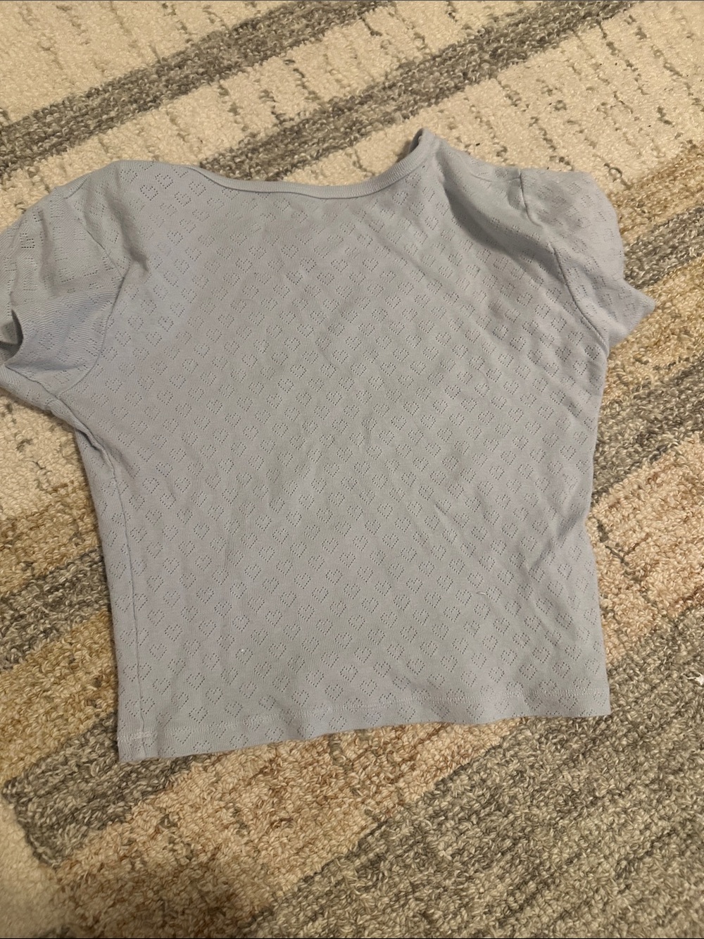 Brandy Melville Light Blue Textured Heart Crop Top - Picture 3 of 3